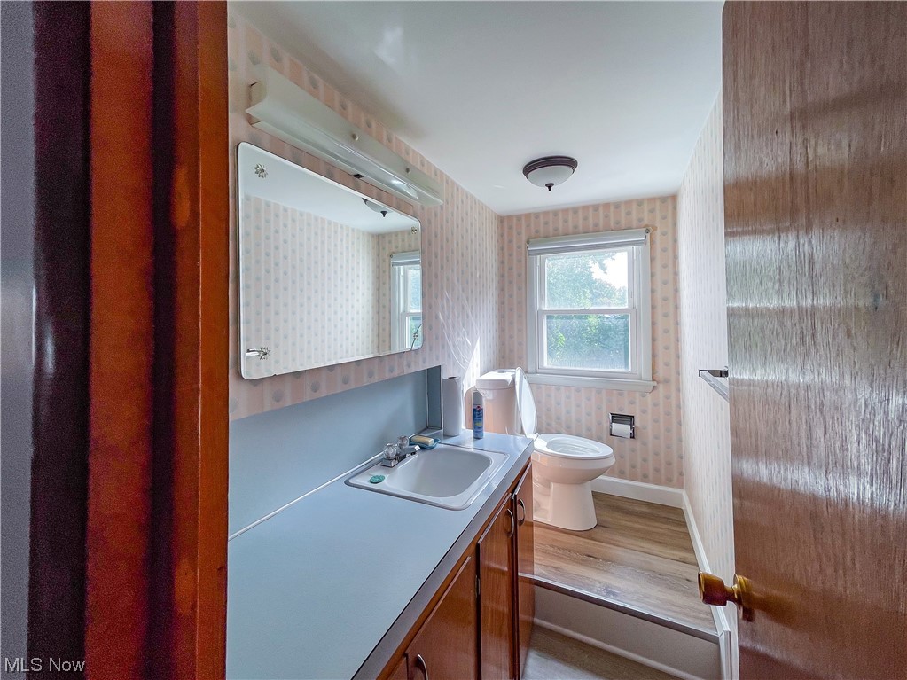 Metropolitan Savings And Loan - Residential