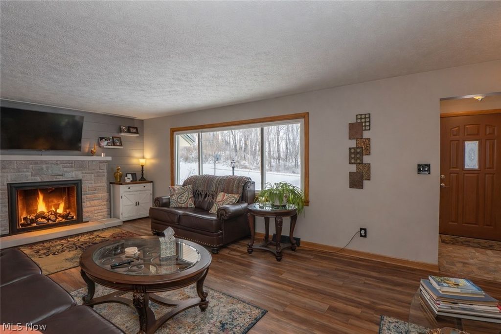 Photo of 4795 Erie Avenue NW, Canal Fulton, OH 44614 (MLS # 5188240)