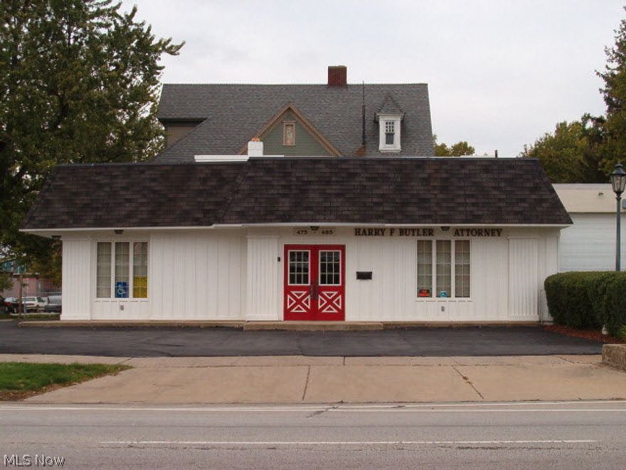 Professional office building suitable for Attornies, C.P.A's, bookkeeping , Insurance , Real Estate office etc...This building has paved on site parking and is easily accessible for ingress and egress.  Located just North of new Elyria HIgh School, and within close proximity of professional office builidngs..Walking distance to court house, administration building and  downtown Elyria. Building is situated on direct main thoroughfare from South to downtown Elyria..4 professional offices, 2 restrooms, utility area, plus conference room which could be additional office. Side entrance can be used for tenant occupancy.