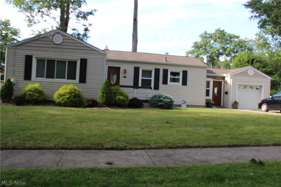 Updated 2 bedroom/1 bathroom ranch available in the Cuyahoga Falls! Huge backyard with a beautiful deck, perfect for entertaining. Full unfinished basement has plenty of storage.