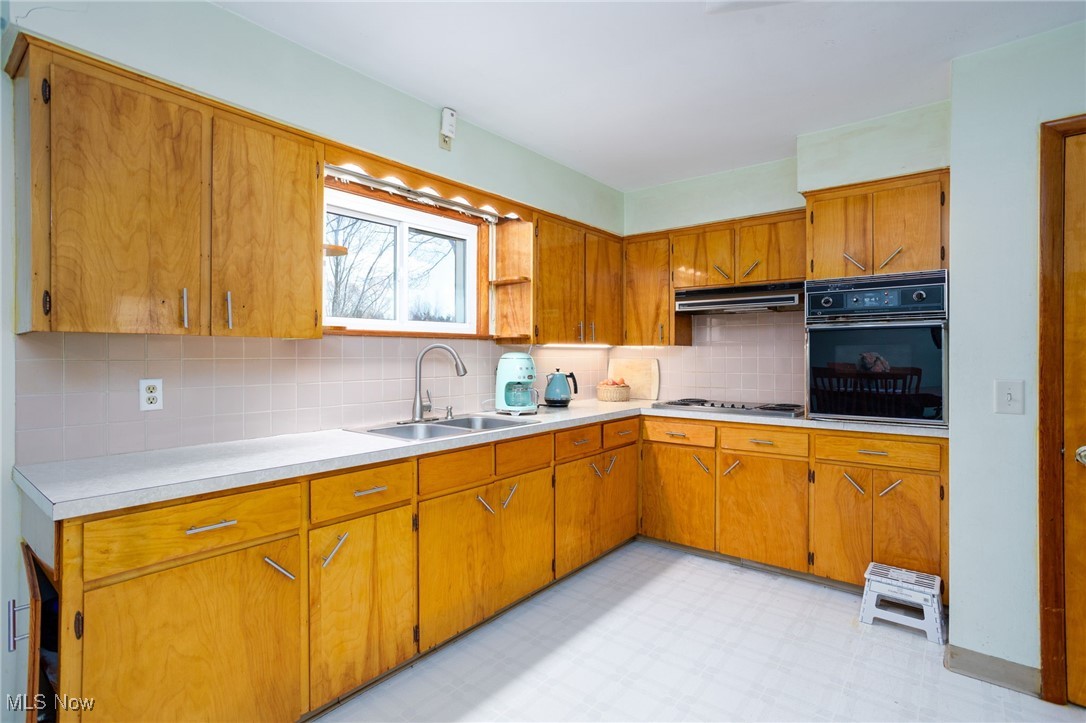 2583 Action Drive, Barberton, Ohio image 14