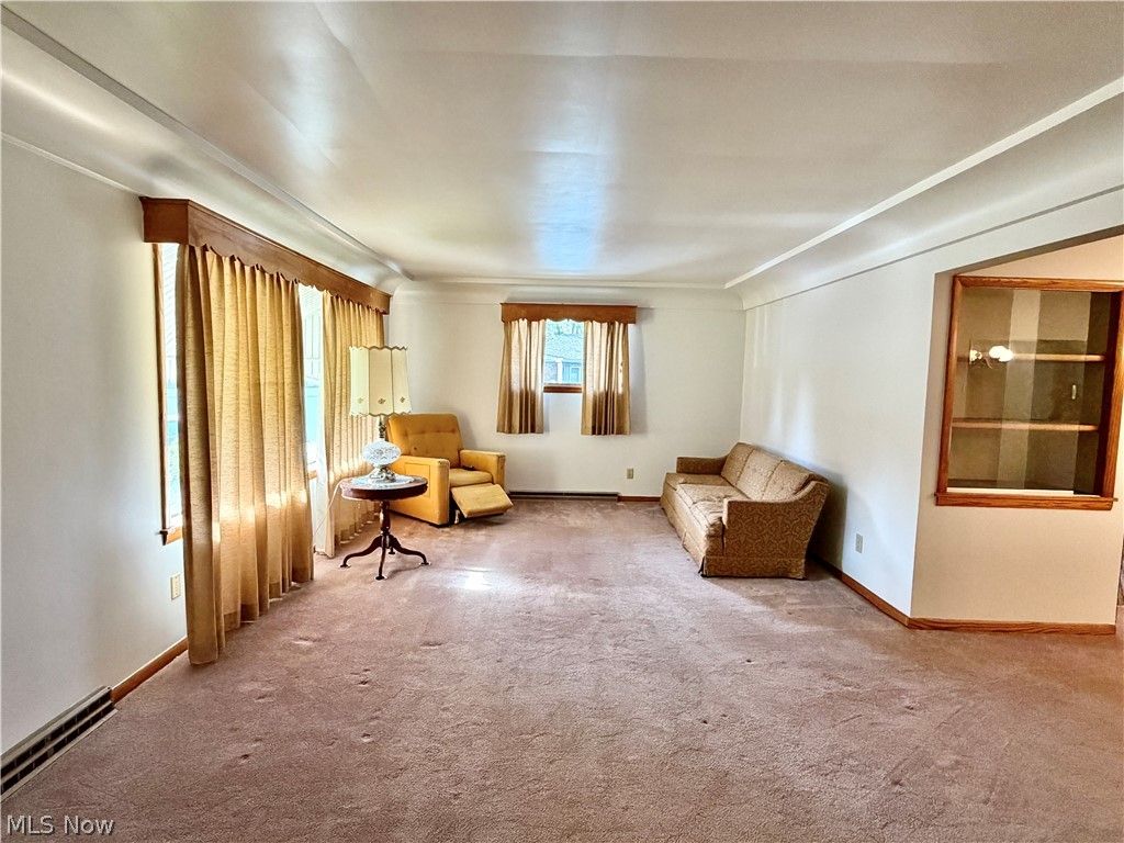 Photo of 860 Adelaide Avenue NE, Warren, OH 44483 (MLS # 5216623)