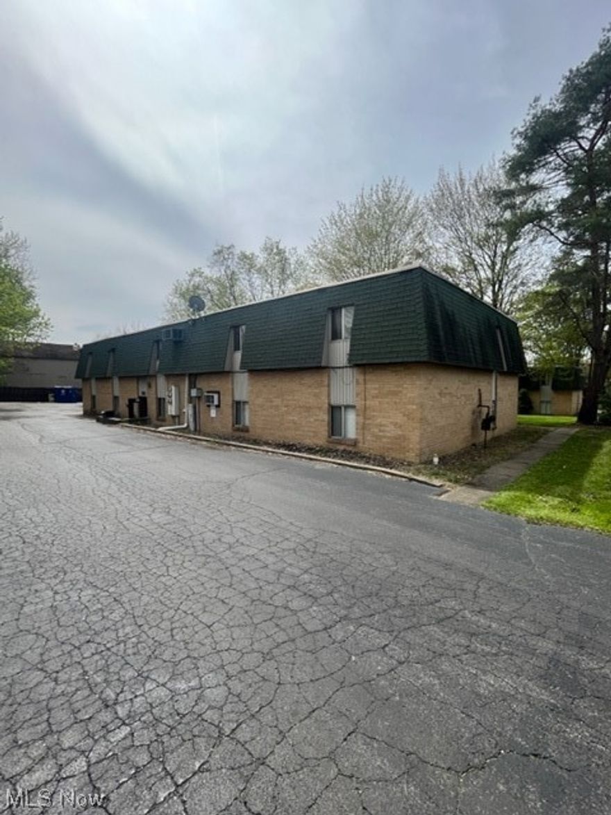 Located in Niles is this 3 Bedroom/2 Bath lower floor apartment which includes a living room, a kitchen that is provided with a stove, refrigerator and dishwasher which the tenant is to maintain, a dining room, 2 full bathrooms and coin laundry in building.  Monthly rent is $825.00 plus the tenant pays the electric.  Water, heat, trash and landscaping are provided. Full security deposit of $825.00 plus first months rent is required before an approved tenant can move in.  No smoking, no pets and no Section 8.