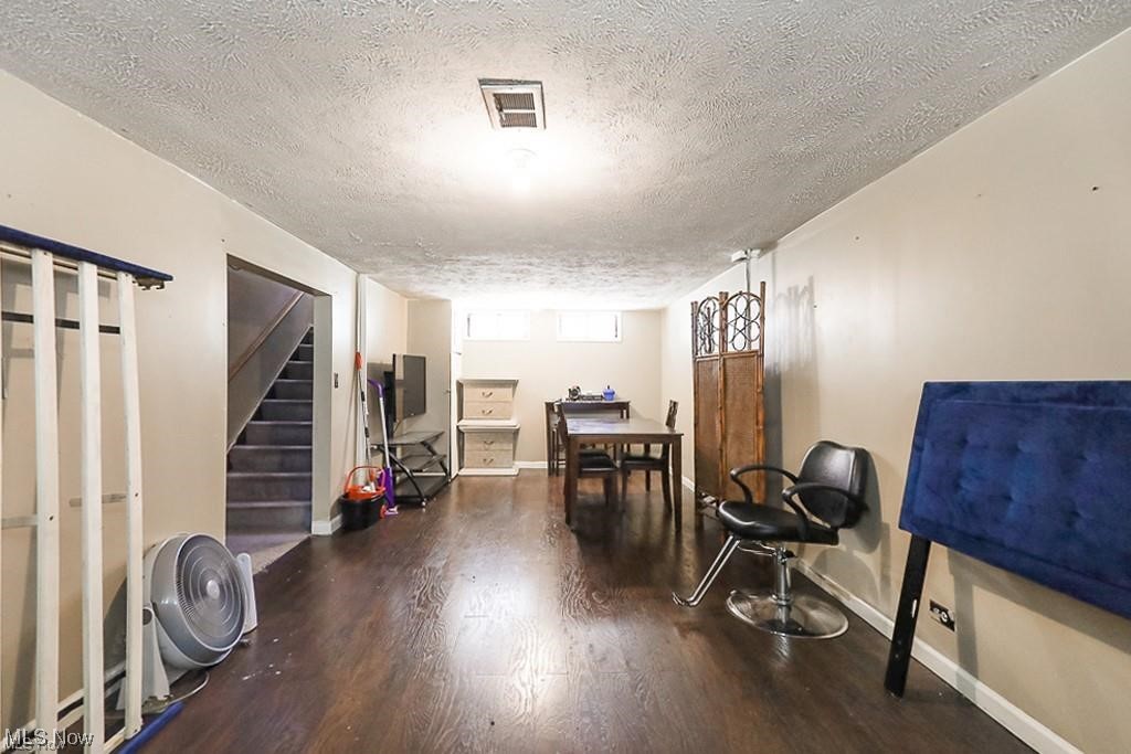 Lee Miles - Residential