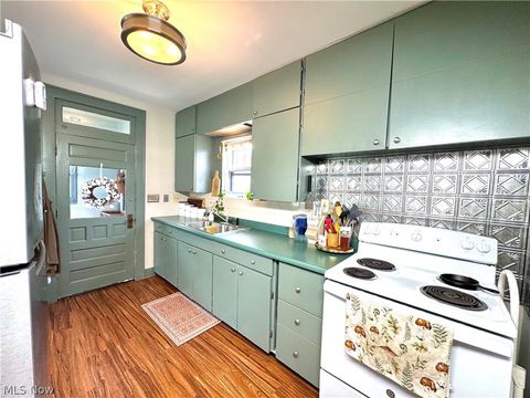 Tiny photo for 134 Roslyn Avenue NW, Canton, OH 44708 (MLS # 5203287)