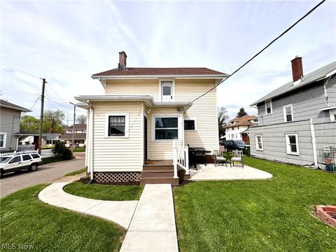 Tiny photo for 134 Roslyn Avenue NW, Canton, OH 44708 (MLS # 5203287)