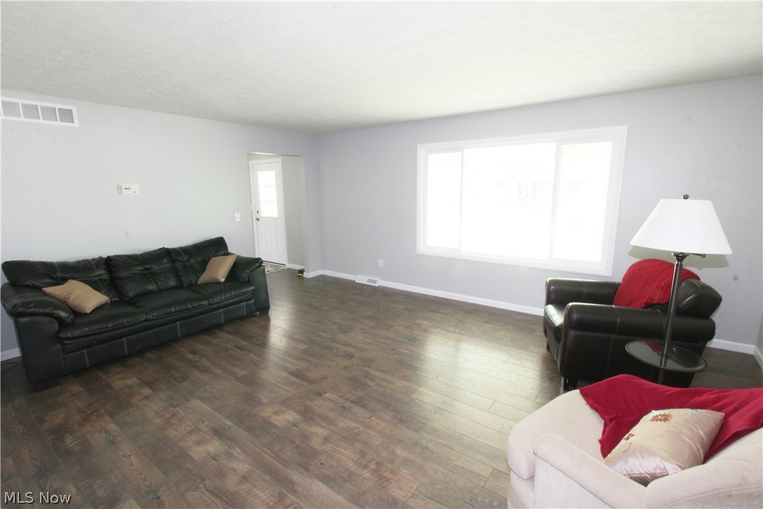 New England Estates 03 - Residential