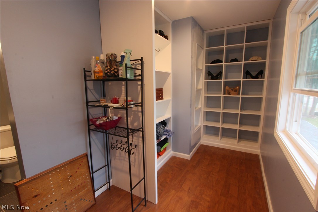 New England Estates 03 - Residential