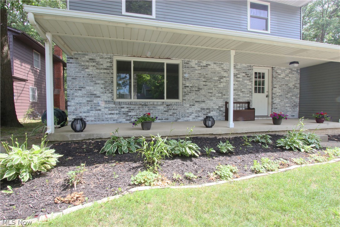 New England Estates 03 - Residential