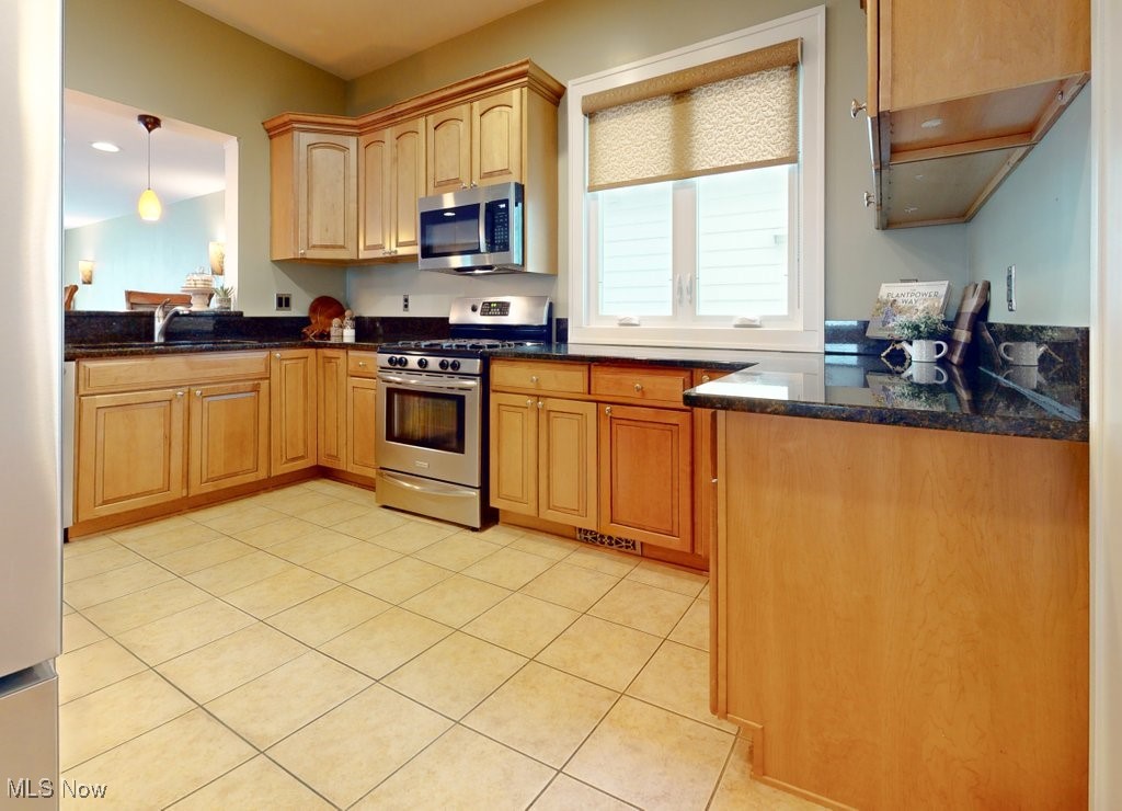 Chagrin Falls, Ohio 44022, United States, 3 Bedrooms Bedrooms, ,3 BathroomsBathrooms,Residential,Active,5617