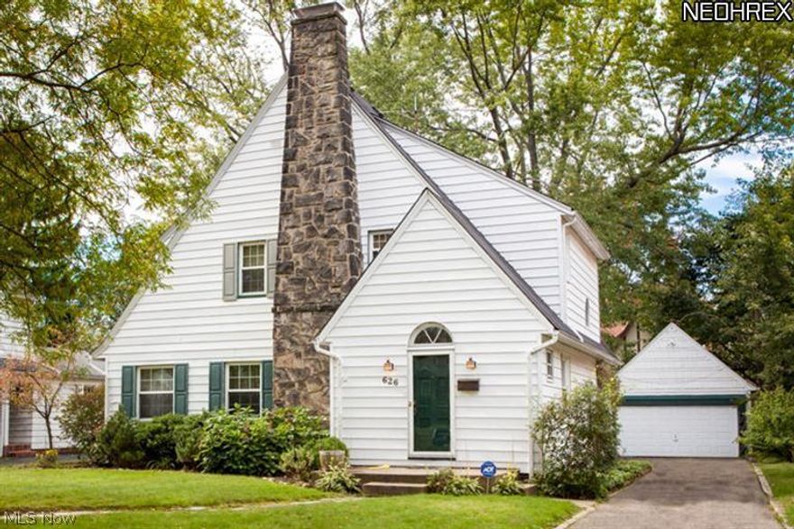 Welcome to 626 Roslyn Ave!  This beautifully maintained colonial in West Akron features: a remodeled kitchen with eating area comes fully applianced; spacious living room; formal dining room; solarium; beautiful hardwood floors and pristine original woodwork; custom stone fireplace; and a 2 car garage.  Immediate occupancy can be yours!