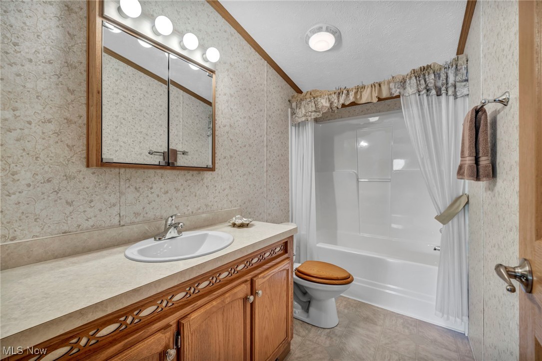 590 Sandtrap Circle, Painesville, Ohio image 21