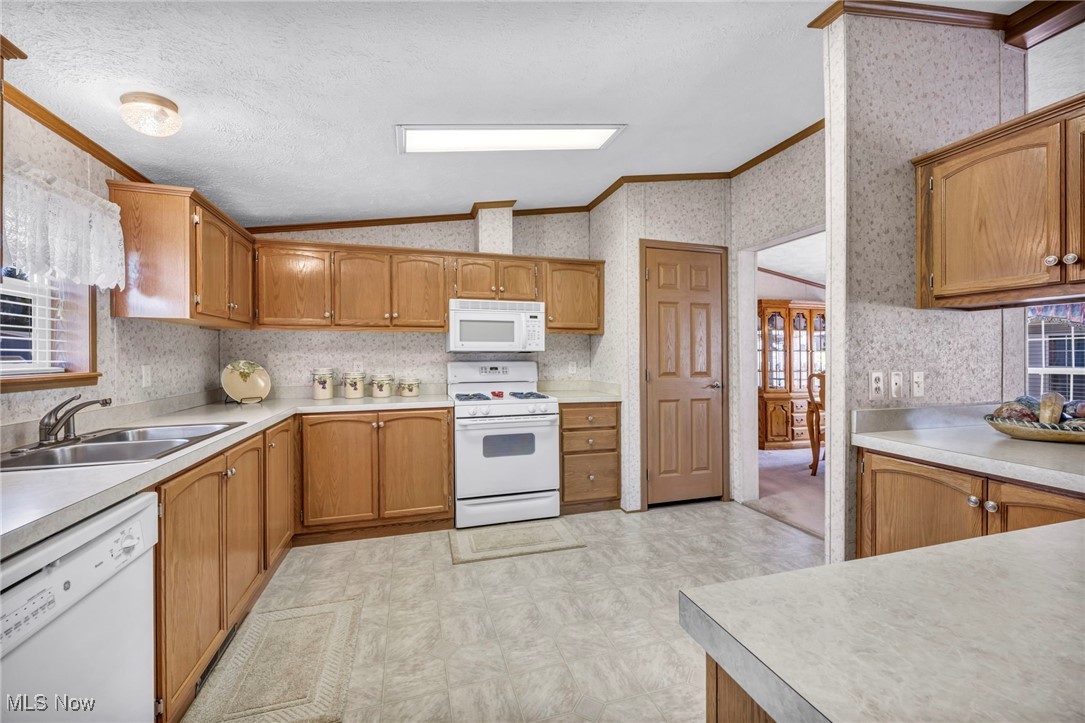 590 Sandtrap Circle, Painesville, Ohio image 10