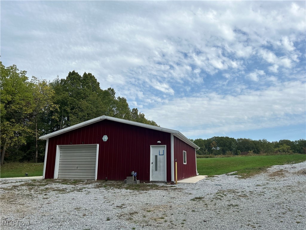 1050 S County Line Road, Geneva, Ohio image 8