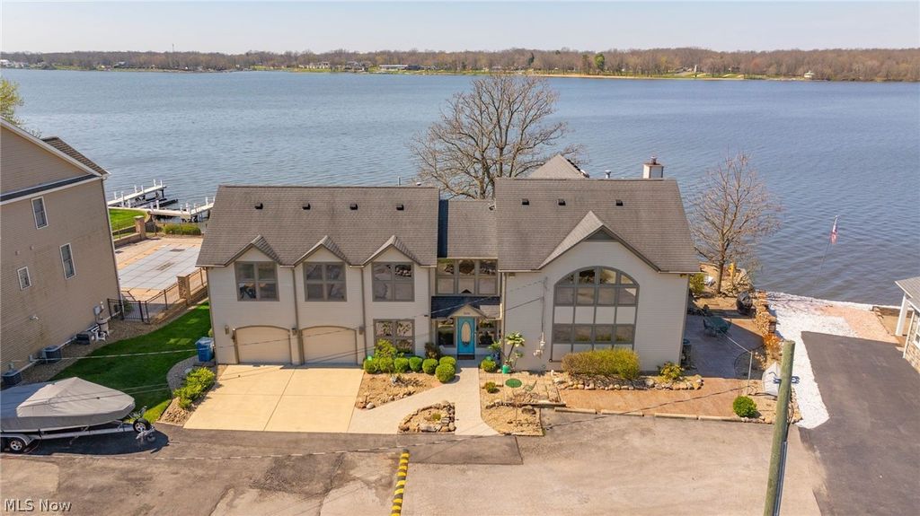 Photo of 2154 River Road NE, Lake Milton, OH 44429 (MLS # 5199145)