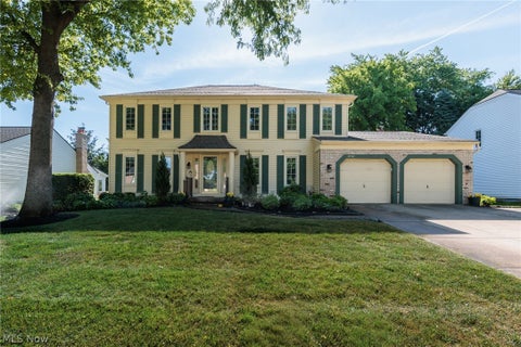 Homes For Sale - 3703 Bradfords Gate<br/> Cuyahoga County, Rocky River, OH 44116