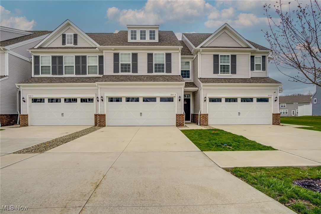 850-4 Dipper Lane, Aurora, Ohio image 1