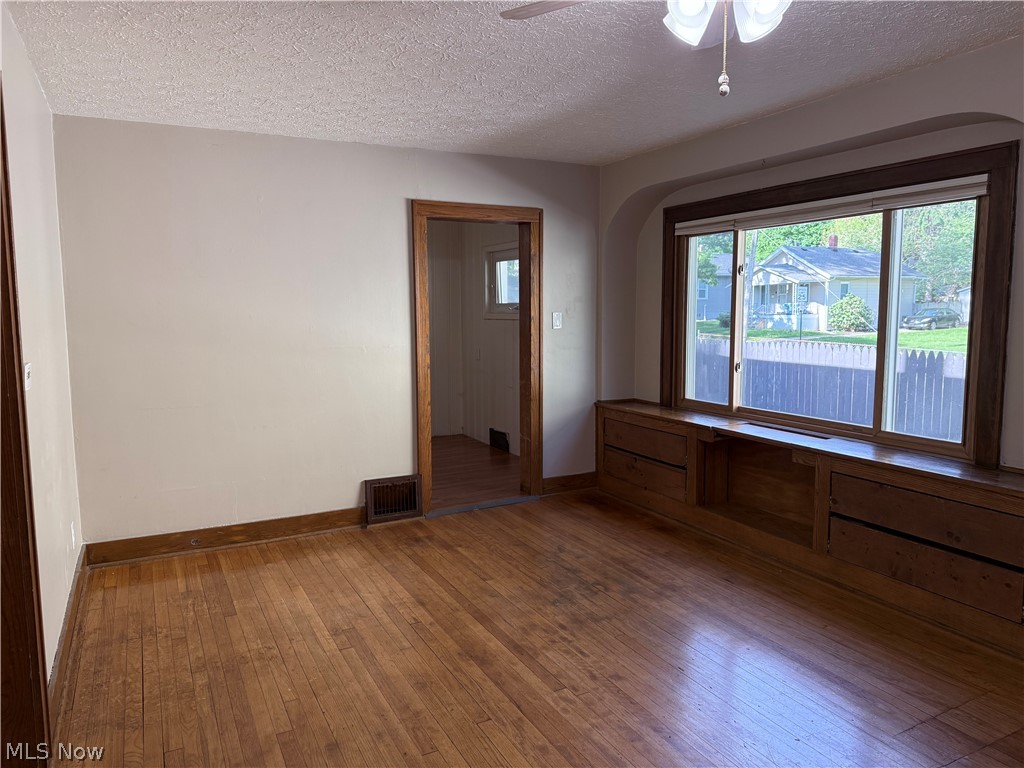 City Realtys Companys Woodla - Residential