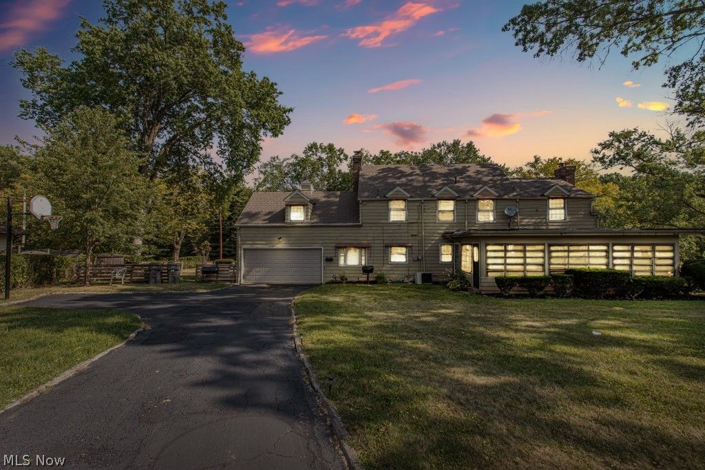 Photo of 455 Redondo Road, Youngstown, OH 44504 (MLS # 5208076)