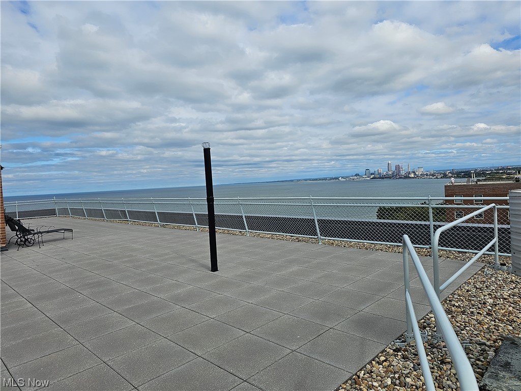 Lakehouse Condo - Residential