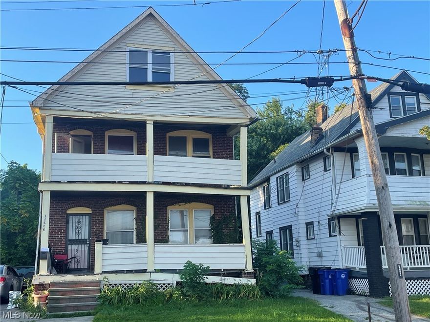 Welcome to 14606 Thames. Great Investment Opportunity!!! Investors add this fully occupied property to your portfolio generating over $1200/mo in rental income.