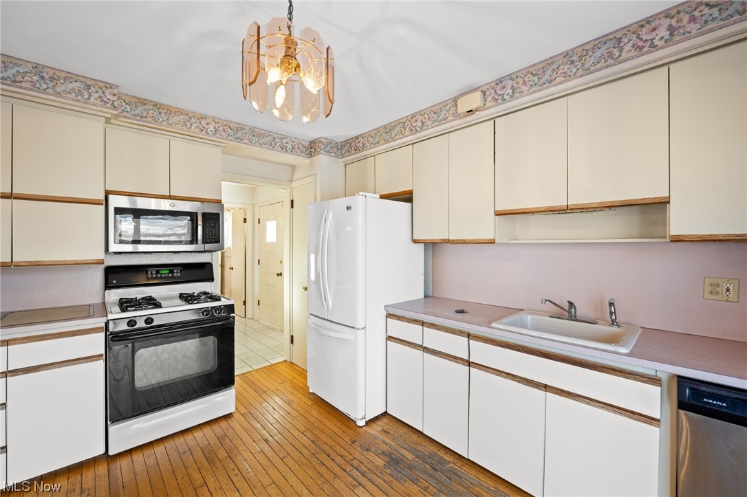 Gates Mills Blvd Estates - Residential