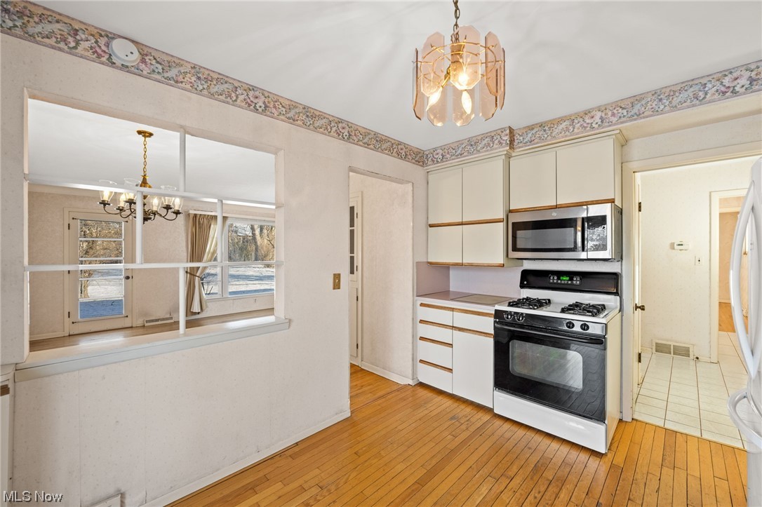 Gates Mills Blvd Estates - Residential