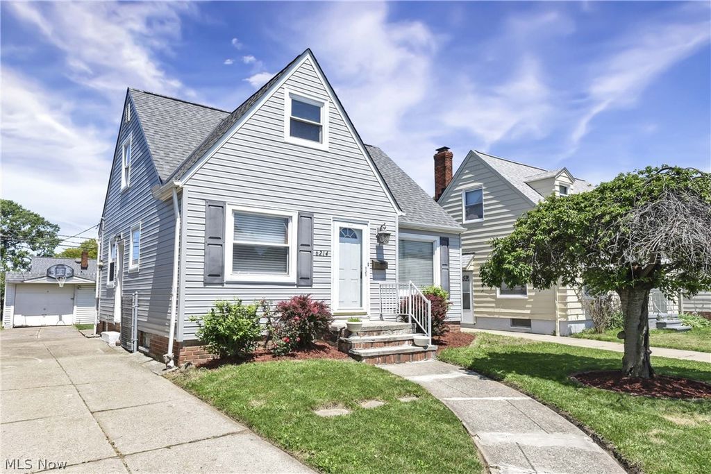 Photo of 6214 Snow Road, Parma, OH 44129 (MLS # 5213457)