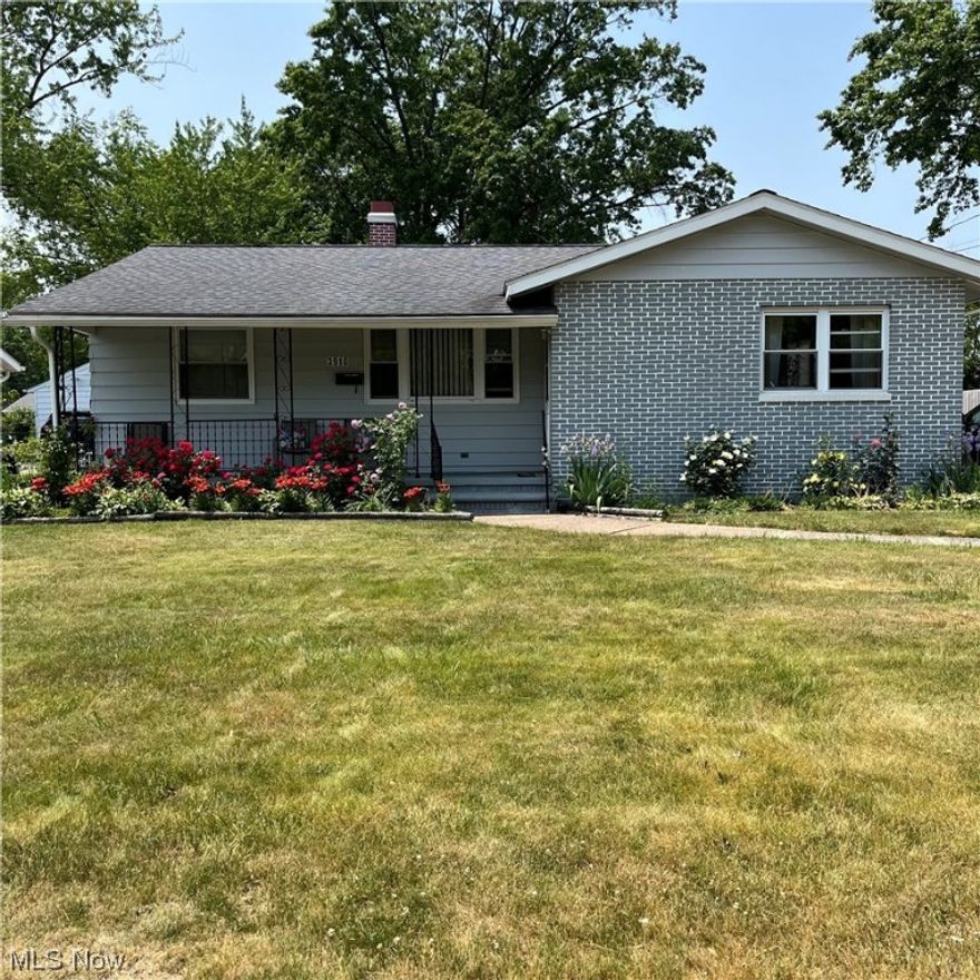 Charming 3-Bed Ranch, Enjoy this summer on this porch and drink lemonade! 1 and a half baths! full basement, nice size Backyard! 1 yr warranty, Laminate floors, updated bath room with walk-in Shower! Updated Windows! Don't miss out!