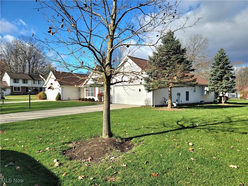 Photo of 3522 Castaway Cove, Aurora, OH 44202 (MLS # 5174315)