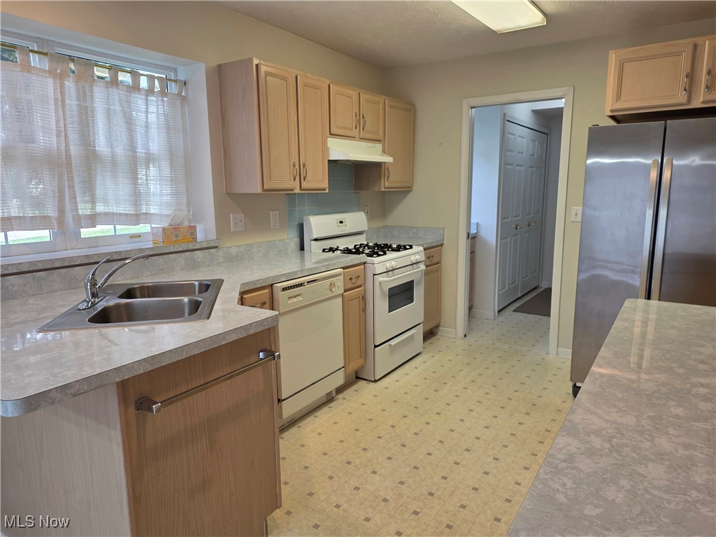 Aurora Shores - Residential