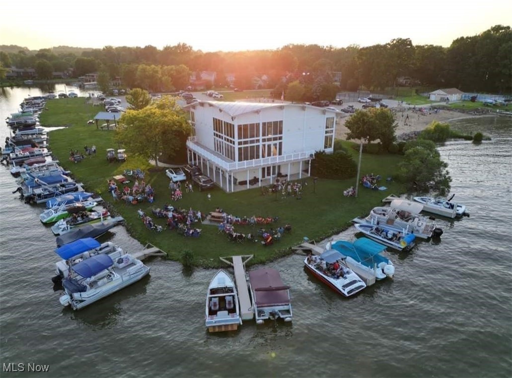 Aurora Shores - Residential