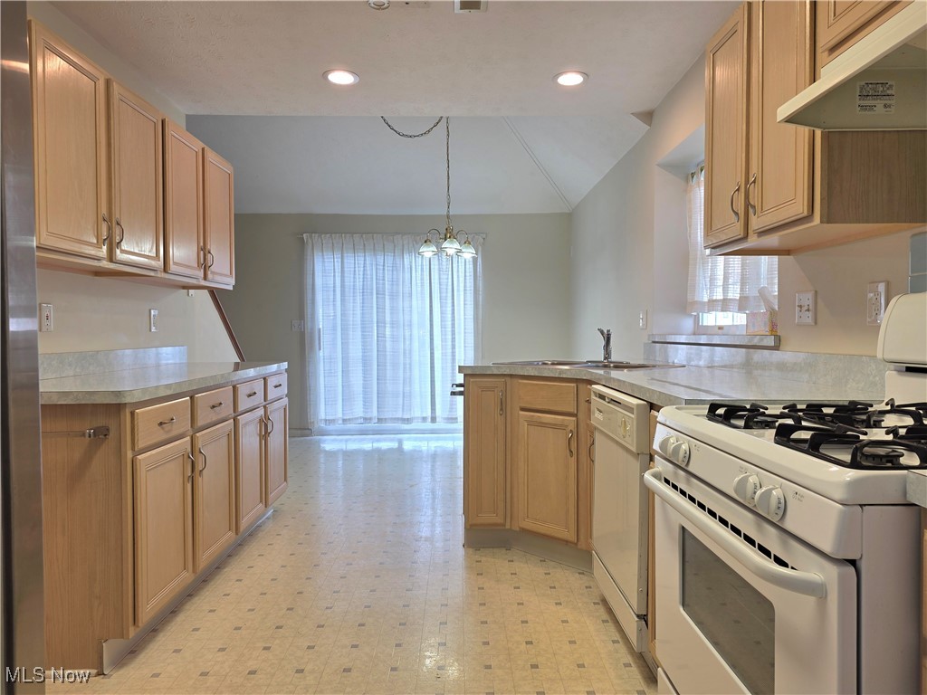 Aurora Shores - Residential