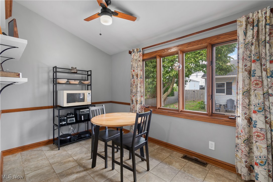 BEVERLY PK LOT 426 - Residential