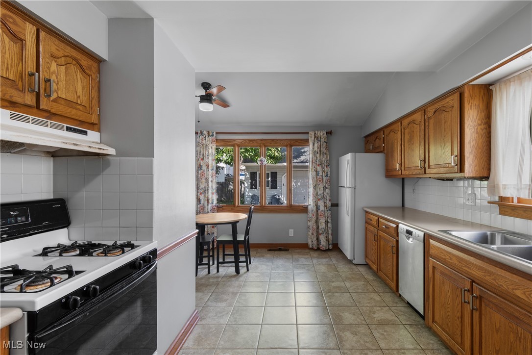 BEVERLY PK LOT 426 - Residential