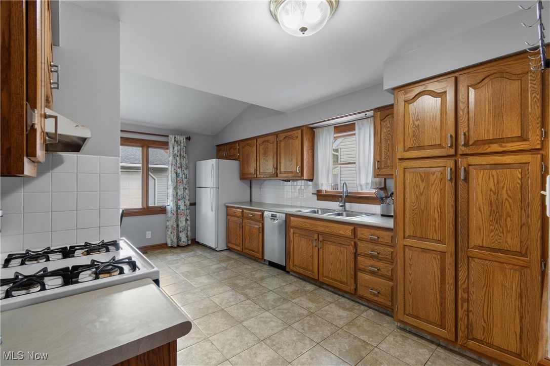 BEVERLY PK LOT 426 - Residential