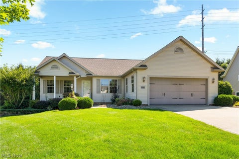 Photo of 4946 Simsbury Circle NW, Massillon, OH 44646 (MLS # 5238060)