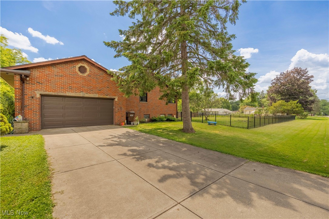 8240 Craig Lane
