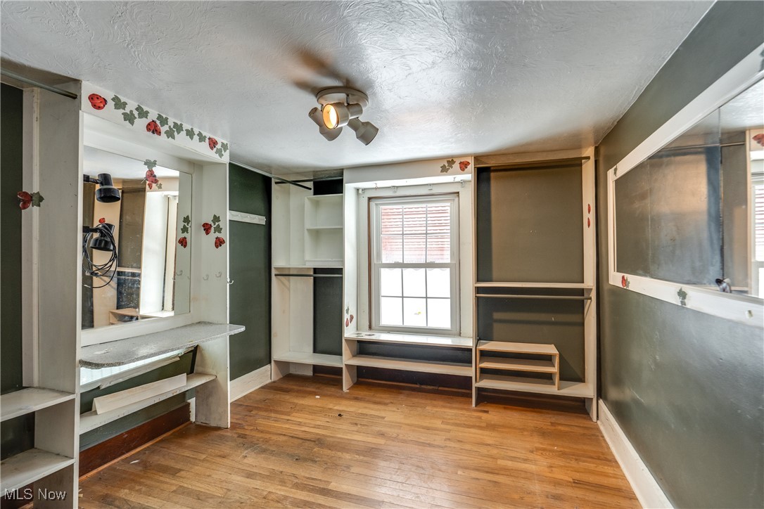 Mcnamaras Shannonside - Residential