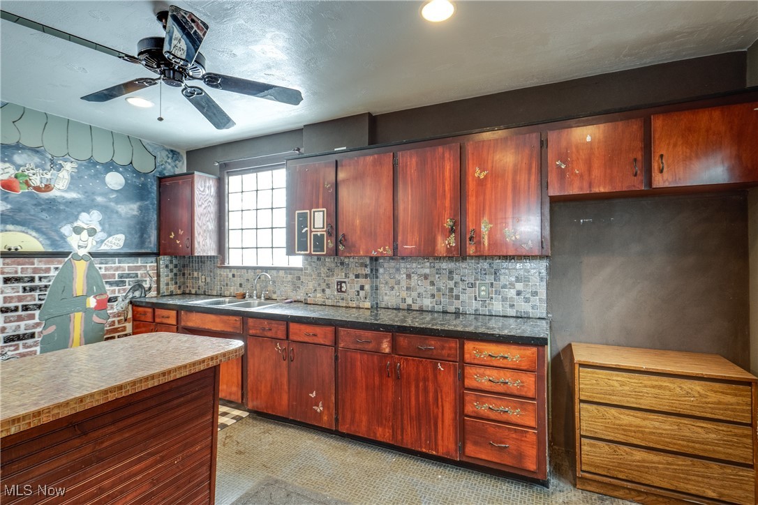 Mcnamaras Shannonside - Residential