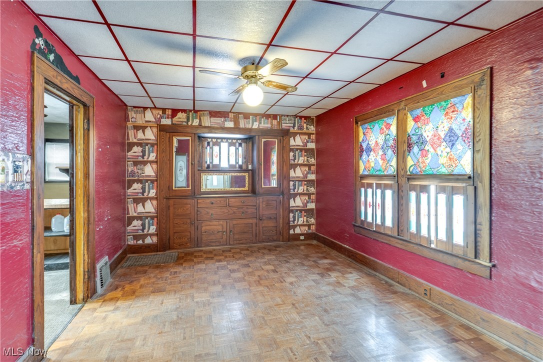 Mcnamaras Shannonside - Residential