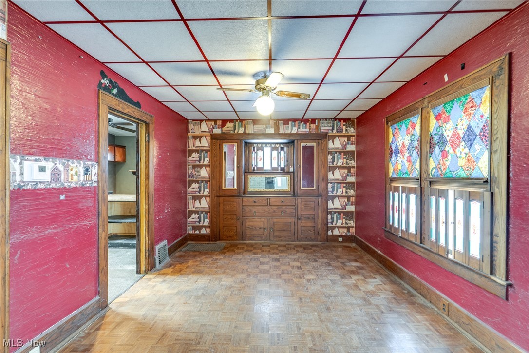 Mcnamaras Shannonside - Residential