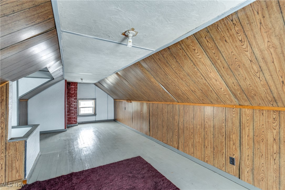 Mcnamaras Shannonside - Residential