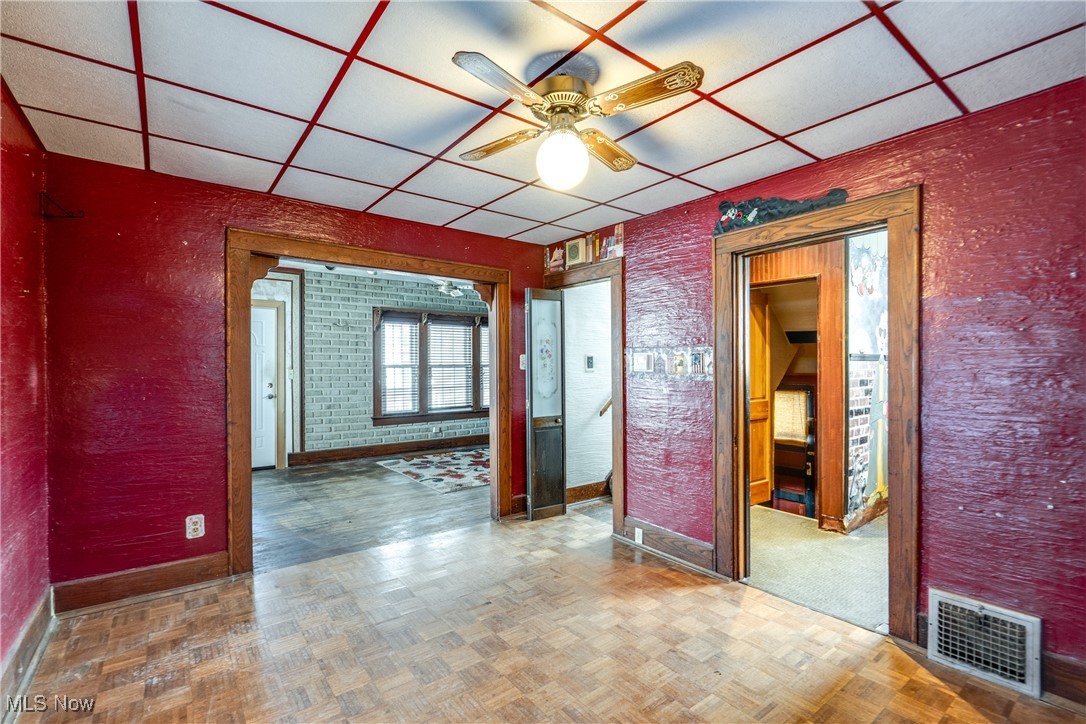 Mcnamaras Shannonside - Residential