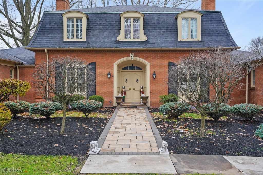 Photo of 367 Country Club Drive NE, Warren, OH 44484 (MLS # 5174173)