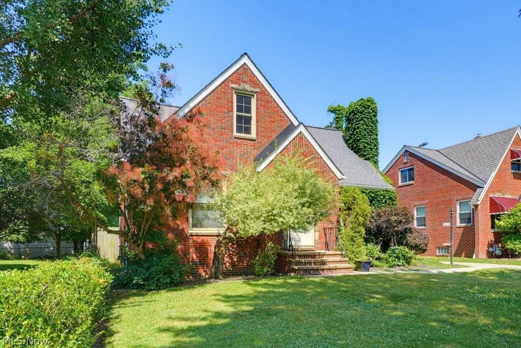 Photo of 10358 Notabene Drive, Parma Heights, OH 44130 (MLS # 5225831)