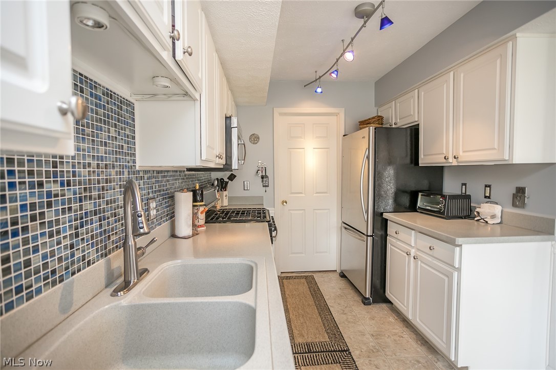 Edgebrook Condo - Residential