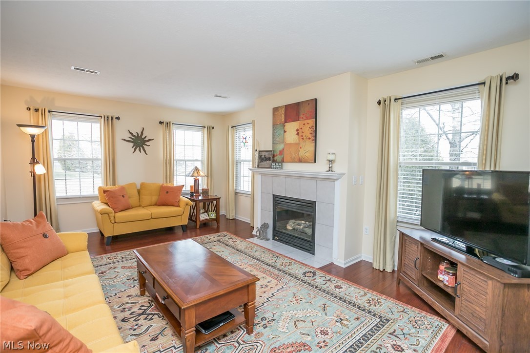 Edgebrook Condo - Residential