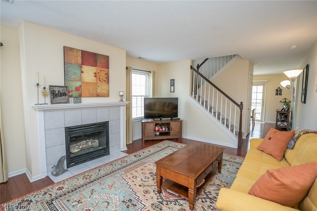 Edgebrook Condo - Residential