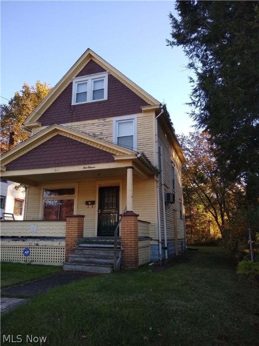 This 2 bedroom, 1 3/4 bath private family home is now a perfect opportunity for an investor! Beautiful woodwork throughout, vinyl windows, and security doors. New wooden deck off of back kitchen pantry.
Home is being sold AS IS. There was a very minor fire in the basement - no structural damage caused.
Furnace needs repaired/serviced.